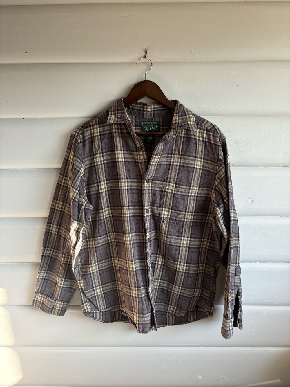 Woolrich Plaid Flannel Button-Up Shirt Men’s Medium Outdoor Hiking Cotton